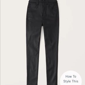 NWOT (never worn) Abercrombie Black Coated High Rise jeans - size 26